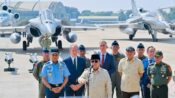 Presiden Prabowo Subianto menyampaikan keterangan pers saat acara penyerahan alat utama sistem persenjataan (alutsista) di Pangkalan Udara Halim Perdanakusuma, Jakarta, Senin (18/5/2026). Foto: BPMI Setpres/Laily Rachev